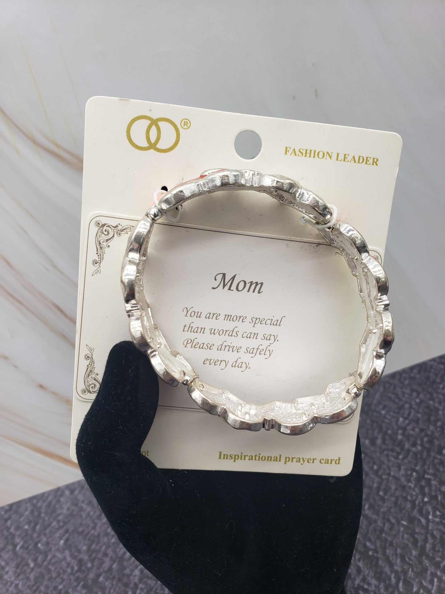 Elastic stretch heart Mom bracelet *New*