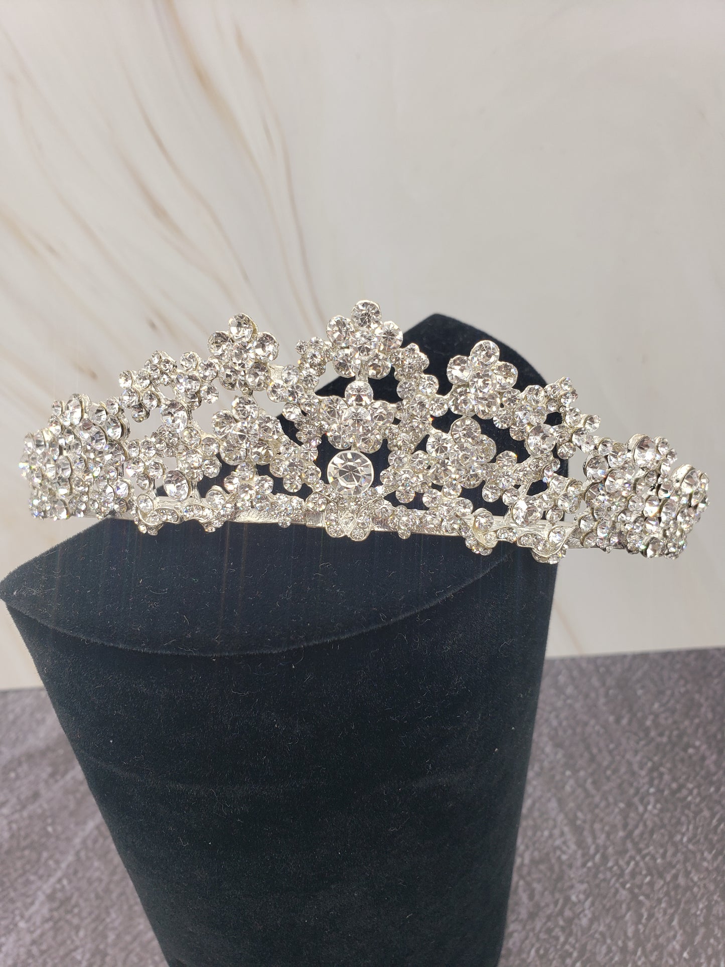 Tiara with metal combs