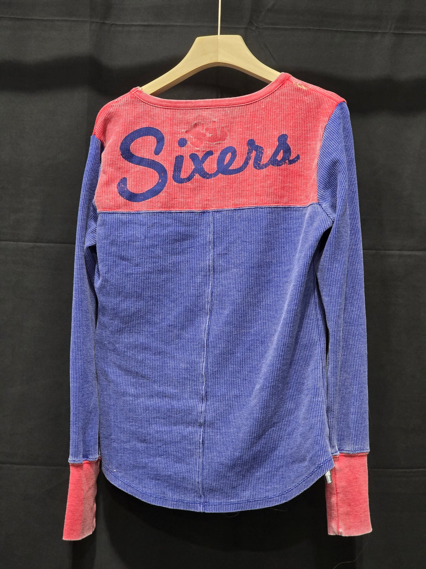 Women's long-sleeved sixers size large shirt